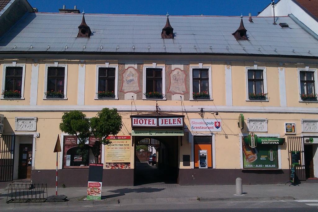 Hotel Jelen Pezinok Dış mekan fotoğraf