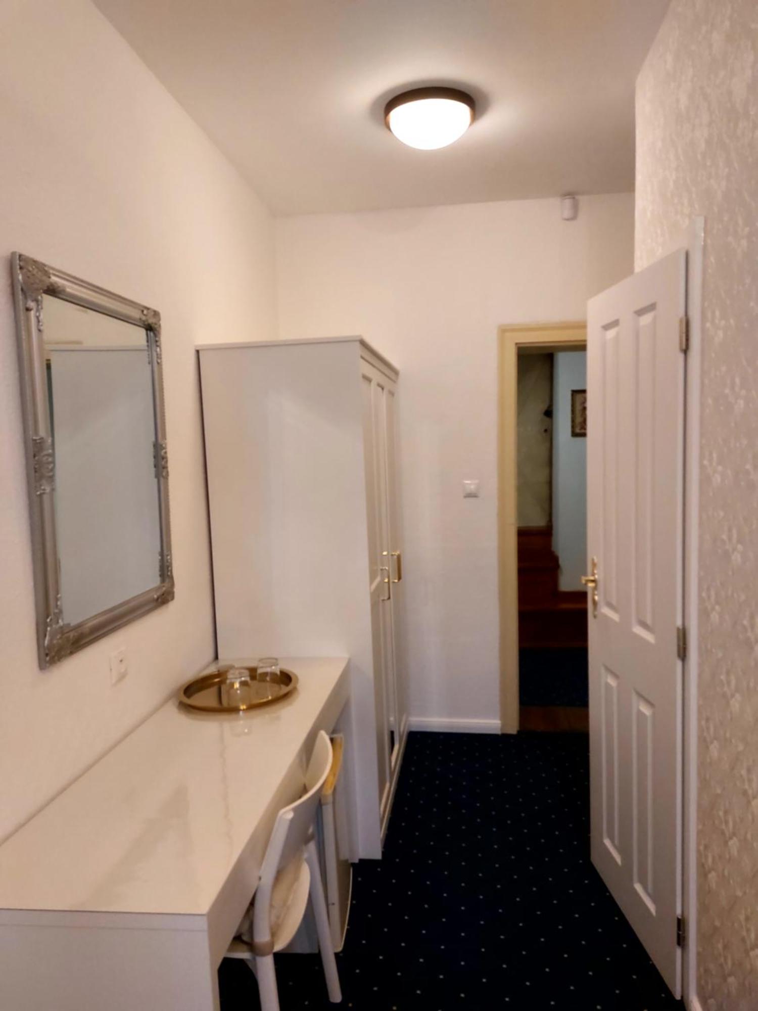 Hotel Jelen Pezinok Dış mekan fotoğraf