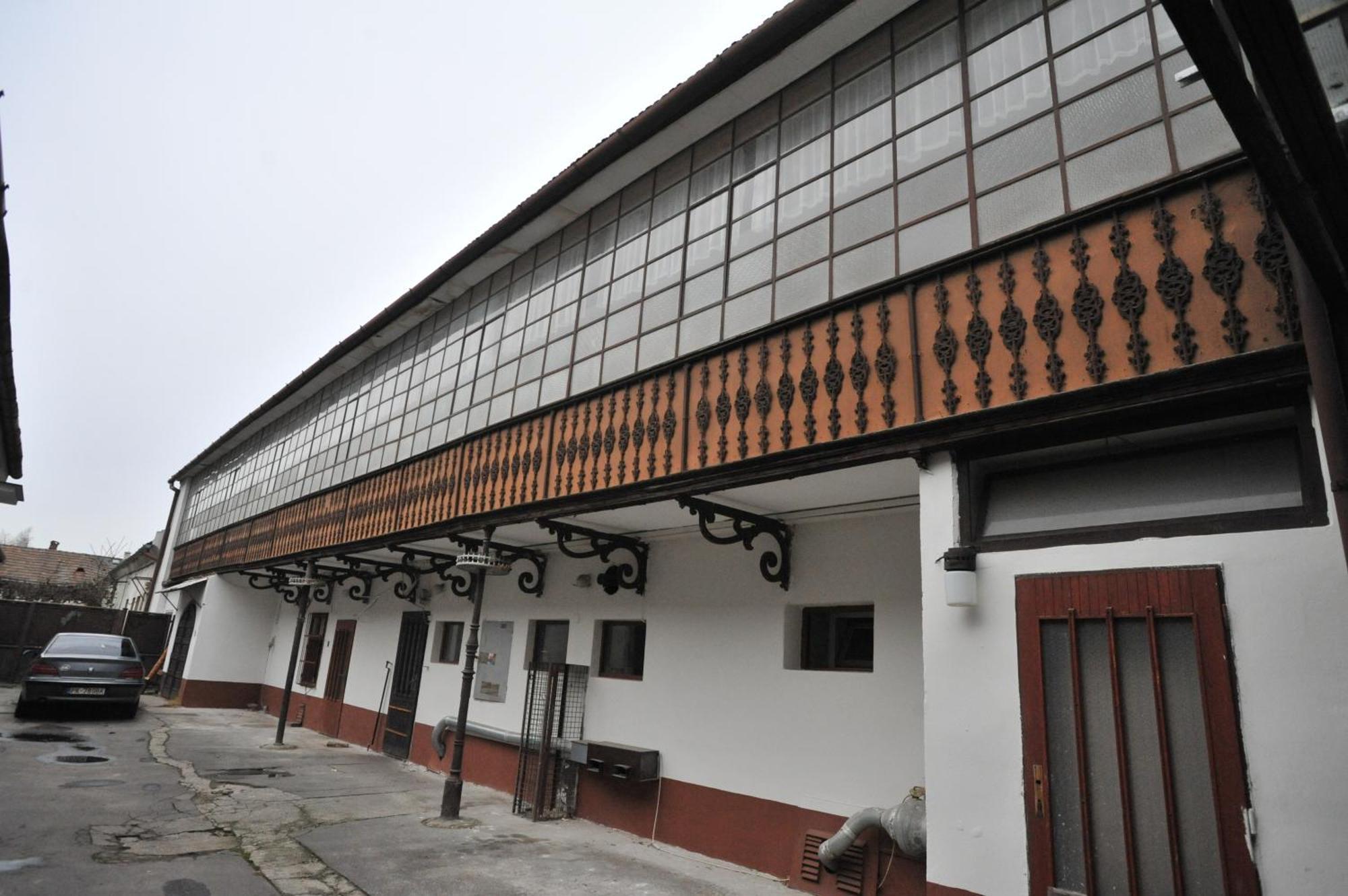 Hotel Jelen Pezinok Dış mekan fotoğraf