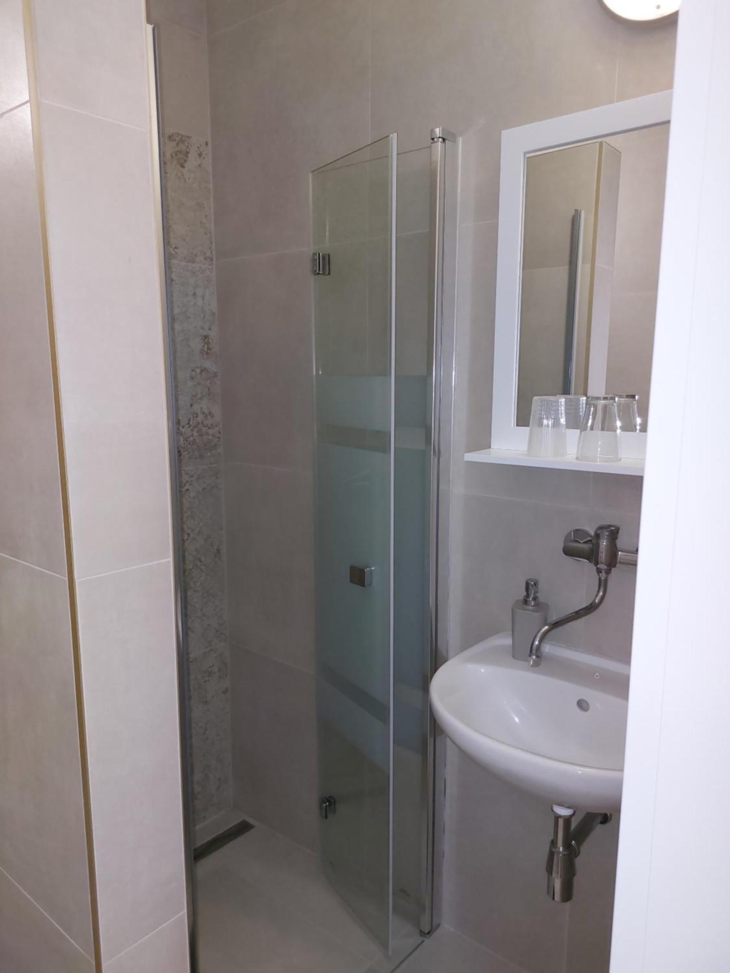 Hotel Jelen Pezinok Dış mekan fotoğraf